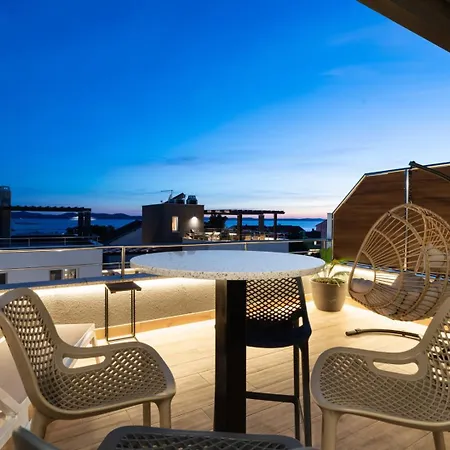 Crowonder Nika - With Heated Swimming Pool, Jacuzzi And Sauna *