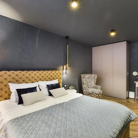 Villa Crowonder Nika - With Heated Swimming Pool, Jacuzzi And Sauna Zara