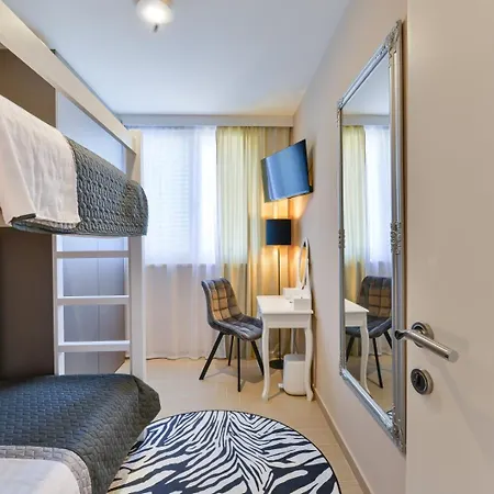 Crowonder Nika - With Heated Swimming Pool, Jacuzzi And Sauna * 자다르