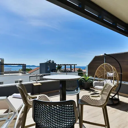 Crowonder Nika - With Heated Swimming Pool, Jacuzzi And Sauna Villa