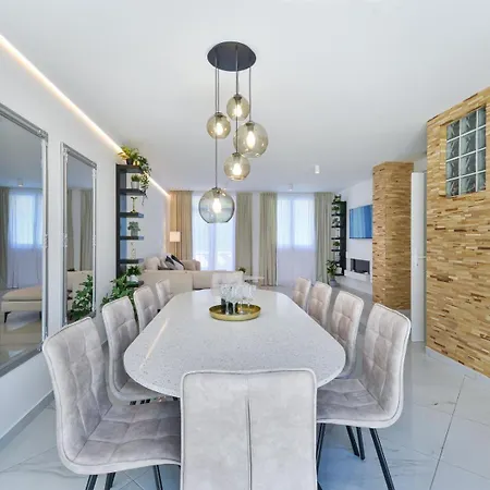 Crowonder Nika - With Heated Swimming Pool, Jacuzzi And Sauna