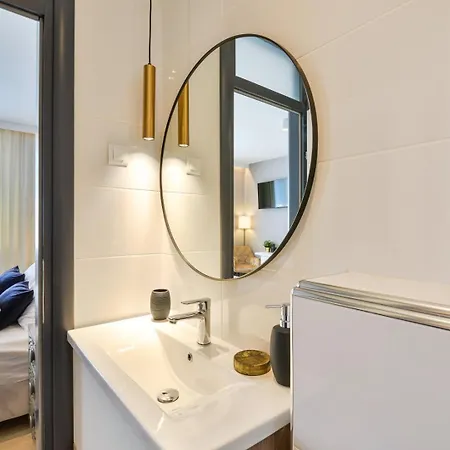 Villa Crowonder Nika - With Heated Swimming Pool, Jacuzzi And Sauna Zara