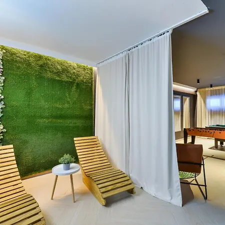 Crowonder Nika - With Heated Swimming Pool, Jacuzzi And Sauna *