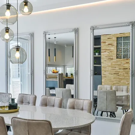 Crowonder Nika - With Heated Swimming Pool, Jacuzzi And Sauna Zara