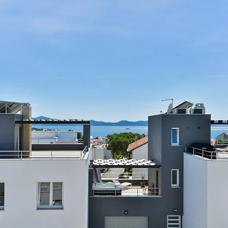 빌라 Crowonder Nika - With Heated Swimming Pool, Jacuzzi And Sauna