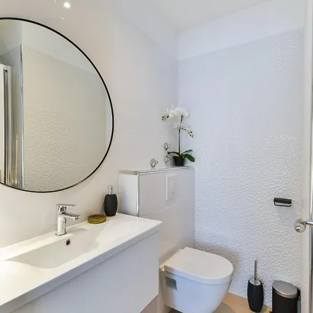 Crowonder Nika - With Heated Swimming Pool, Jacuzzi And Sauna Villa