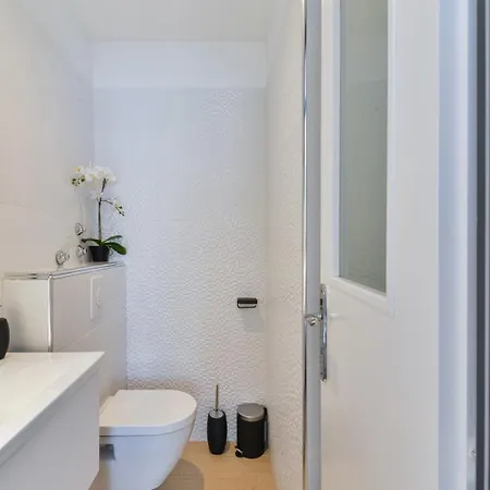 Villa Crowonder Nika - With Heated Swimming Pool, Jacuzzi And Sauna *