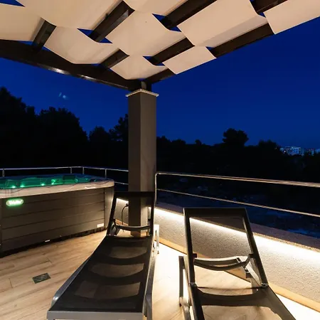 Crowonder Nika - With Heated Swimming Pool, Jacuzzi And Sauna * Zadar