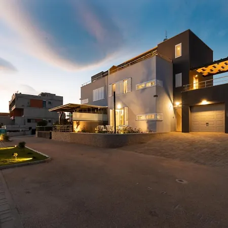 Crowonder Nika - With Heated Swimming Pool, Jacuzzi And Sauna Villa