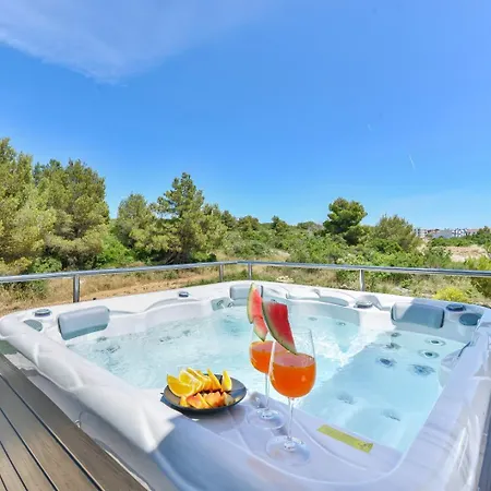 Crowonder Nika - With Heated Swimming Pool, Jacuzzi And Sauna * Zadar