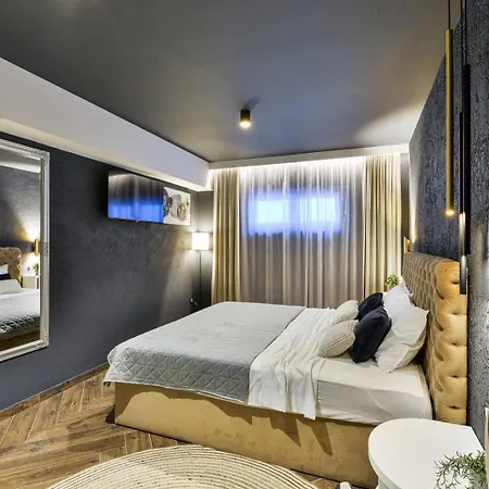 Crowonder Nika - With Heated Swimming Pool, Jacuzzi And Sauna Villa