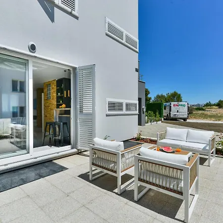 Crowonder Nika - With Heated Swimming Pool, Jacuzzi And Sauna Zadar