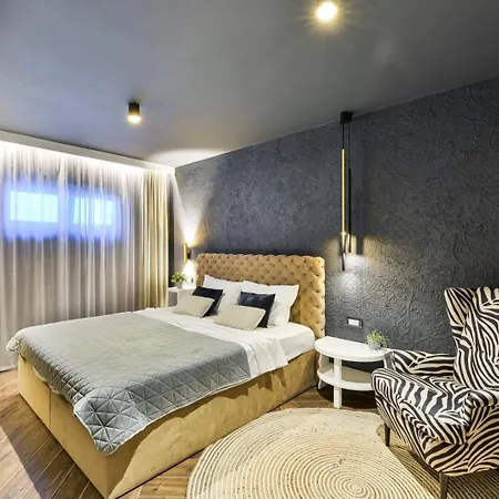 Crowonder Nika - With Heated Swimming Pool, Jacuzzi And Sauna Villa