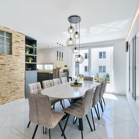 Villa Crowonder Nika - With Heated Swimming Pool, Jacuzzi And Sauna Zadar