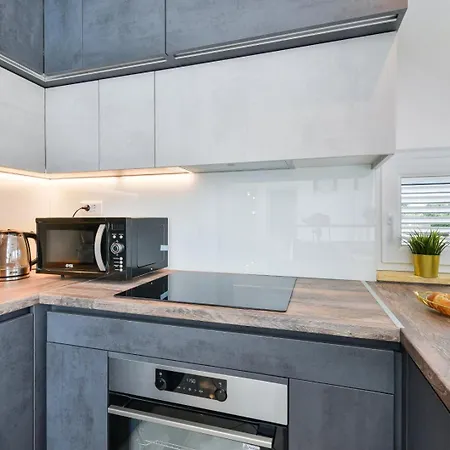 Crowonder Nika - With Heated Swimming Pool, Jacuzzi And Sauna Villa *