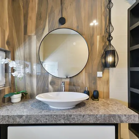 Crowonder Nika - With Heated Swimming Pool, Jacuzzi And Sauna Zadar