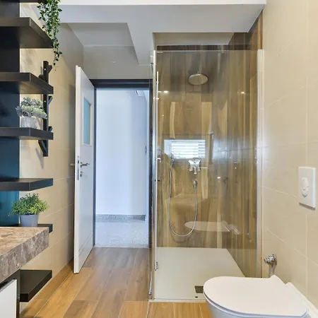 Crowonder Nika - With Heated Swimming Pool, Jacuzzi And Sauna Villa *