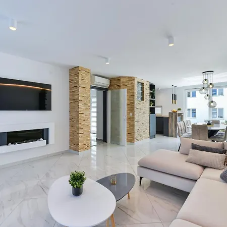 Crowonder Nika - With Heated Swimming Pool, Jacuzzi And Sauna Задар