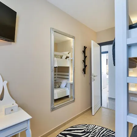 Crowonder Nika - With Heated Swimming Pool, Jacuzzi And Sauna * Zadar