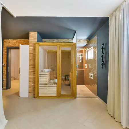 Crowonder Nika - With Heated Swimming Pool, Jacuzzi And Sauna