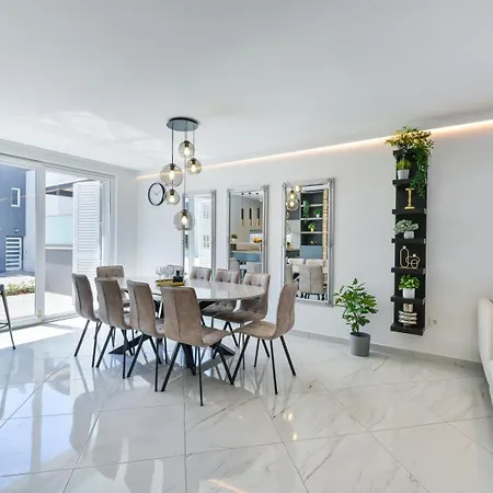 Villa Crowonder Nika - With Heated Swimming Pool, Jacuzzi And Sauna