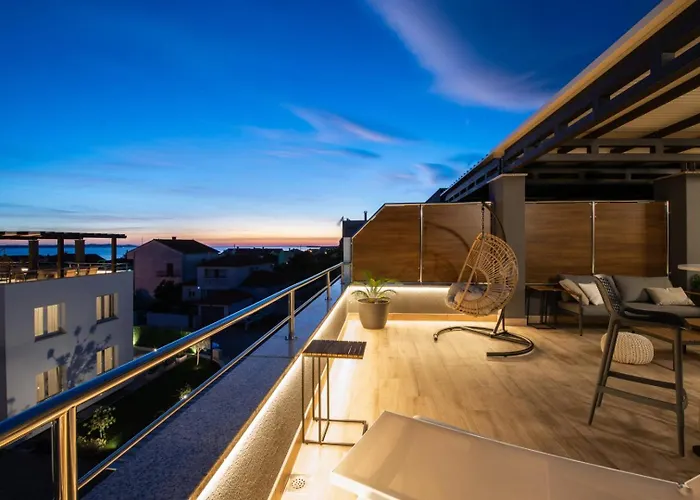 Crowonder Nika - With Heated Swimming Pool, Jacuzzi And Sauna Villa