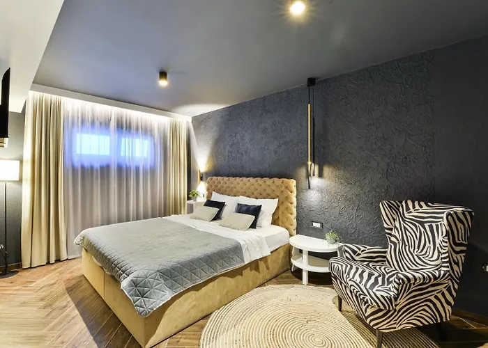 Crowonder Nika - With Heated Swimming Pool, Jacuzzi And Sauna Villa