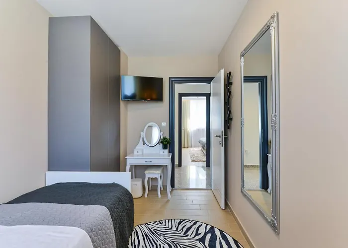 Crowonder Nika - With Heated Swimming Pool, Jacuzzi And Sauna * Zadar