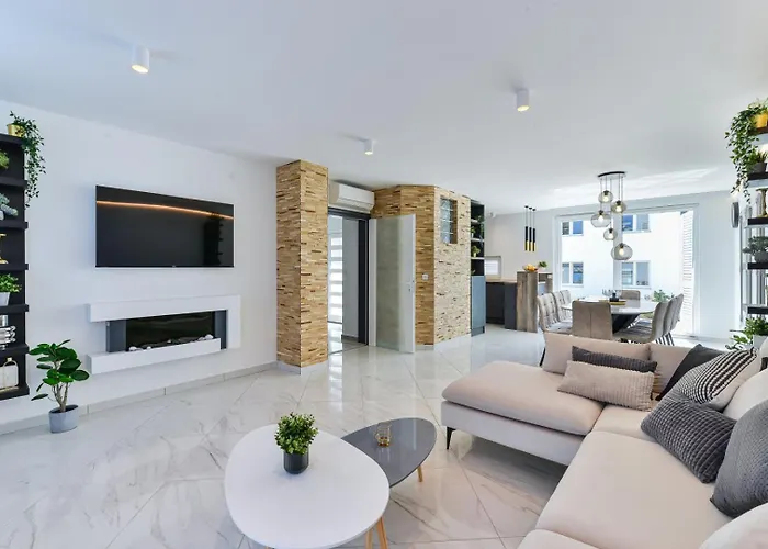 Crowonder Nika - With Heated Swimming Pool, Jacuzzi And Sauna Zadar