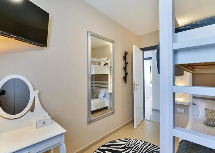 Crowonder Nika - With Heated Swimming Pool, Jacuzzi And Sauna * Zadar