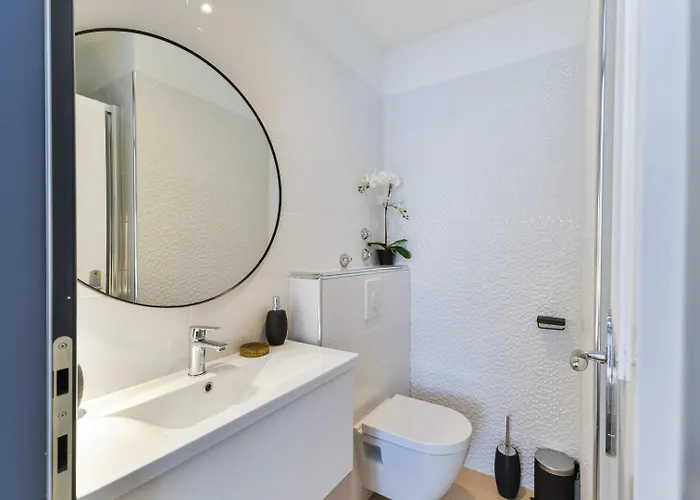 Crowonder Nika - With Heated Swimming Pool, Jacuzzi And Sauna Villa